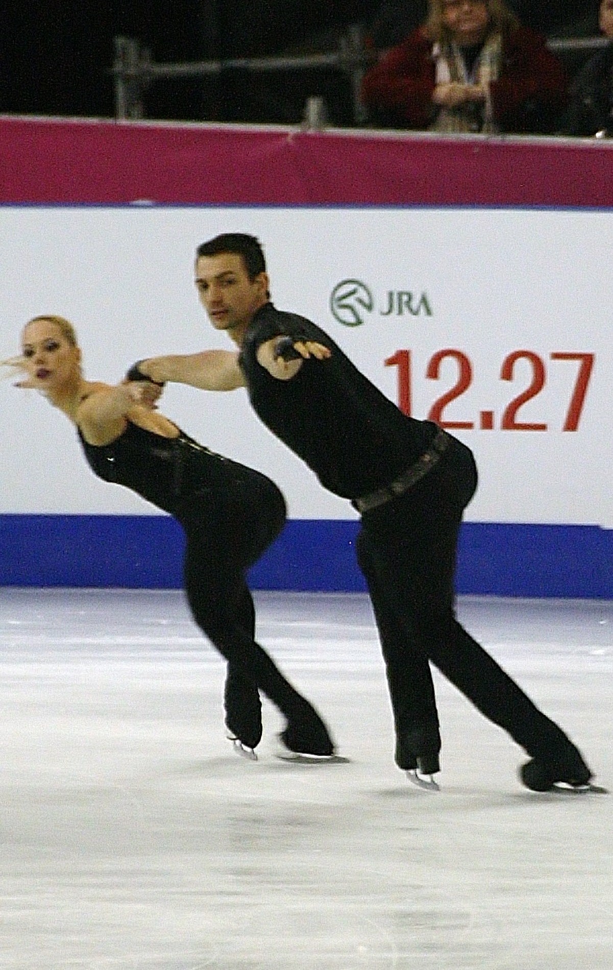 Imagem de referência de Chris Knierim, descrito nos dados abertos como patinador artístico sobre gelo norte-americano
