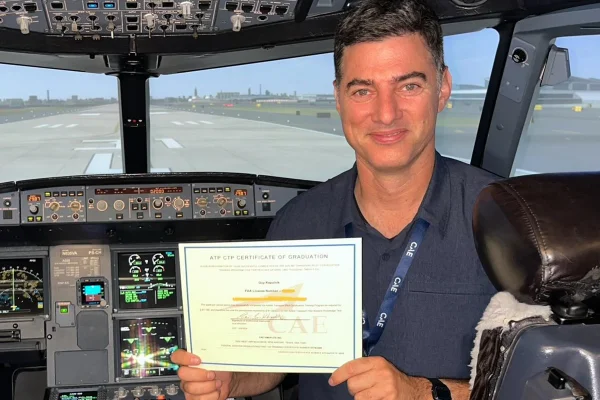 Quem era Guy Kapulnik, ator israelense que morreu em acidente de avião