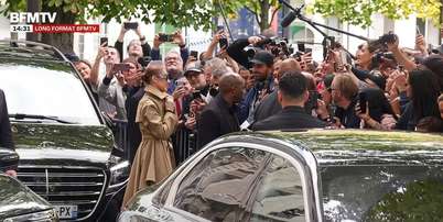 Ao chegar e sair, C&eacute;line Dion sempre d&aacute; alguns minutos de aten&ccedil;&atilde;o aos admiradores de plant&atilde;o e &agrave; imprensa que registra a retomada de sua carreira Foto: Reprodu&ccedil;&atilde;o/BFMTV