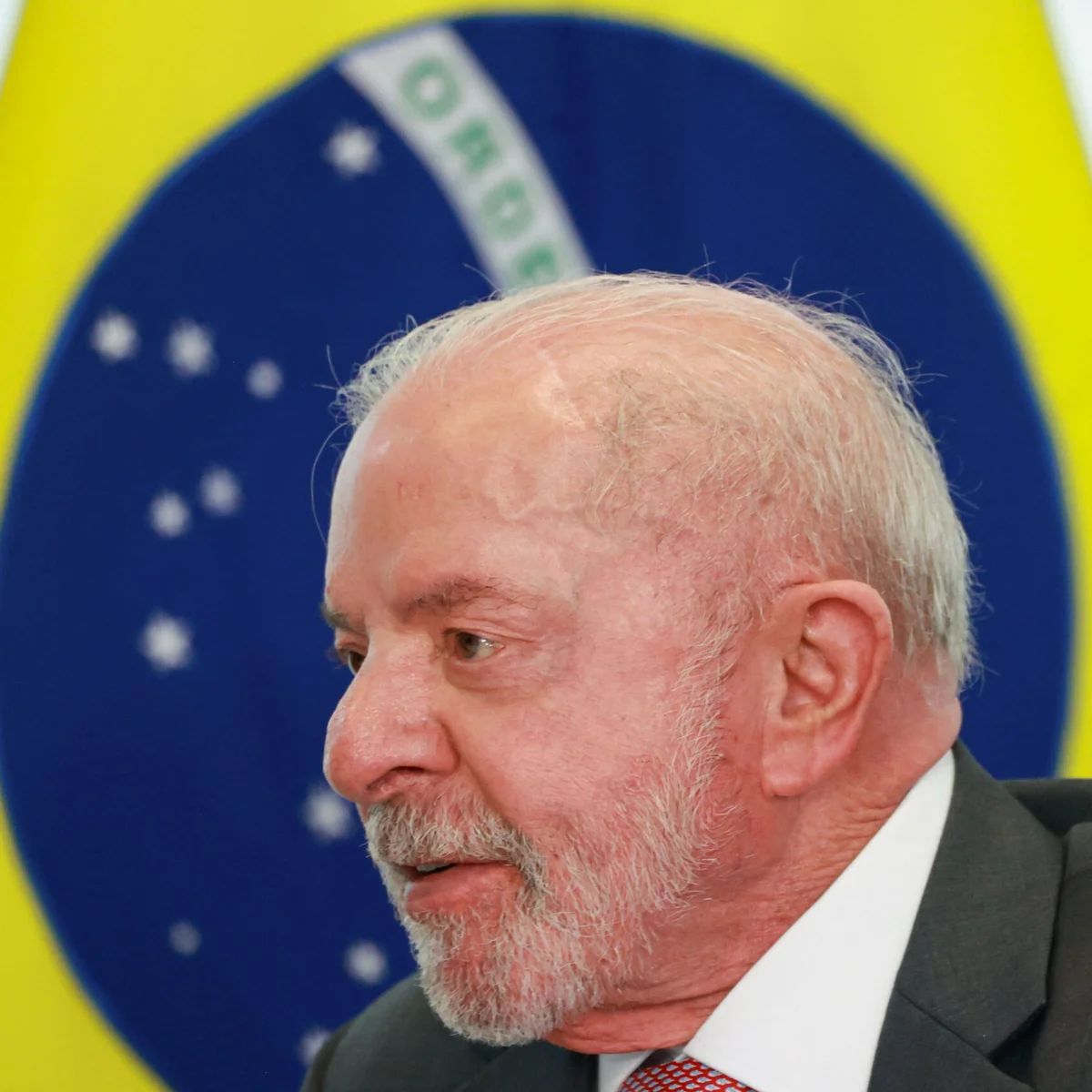 TSE manda Lula e governo apagarem post com críticas à família Bolsonaro