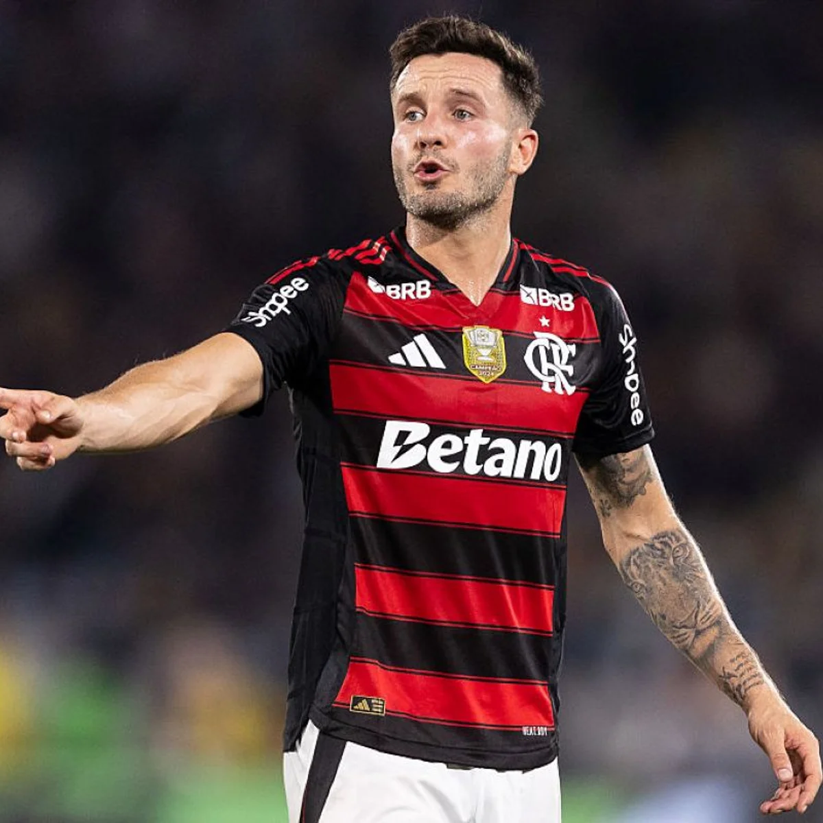 Saúl, do Flamengo, viraliza com músicas de teor sexual nas redes sociais