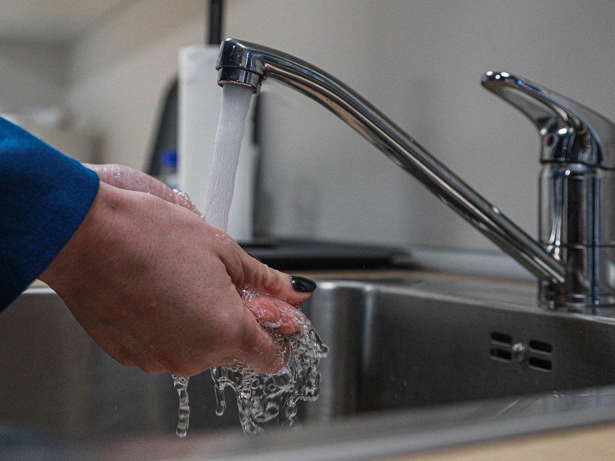 A água começou a voltar para as casas dos moradores do Primorye após o acidente