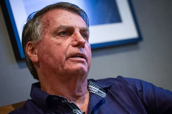 Moraes autoriza laboratório a fazer coleta do sangue de Bolsonaro