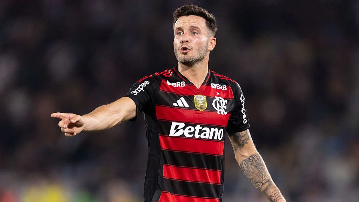 Saúl, do Flamengo, viraliza com músicas de teor sexual nas redes sociais