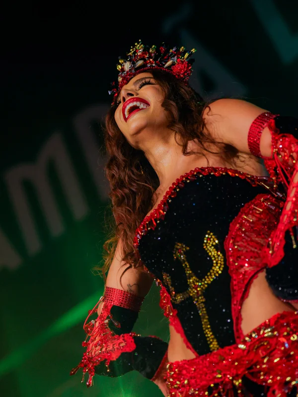 Anitta sobre reinado na Grande Rio: "Vou ficando o quanto vocês quiserem”