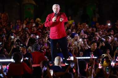 Lula anuncia programa de compra de dívidas das famílias ao custo de R$ 15 bi a 9 dias da eleição