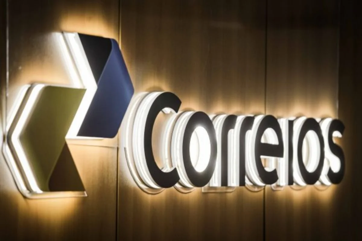 Sede dos Correios e detalhes de agência da empresa, no Setor Bancário Norte, em Brasília