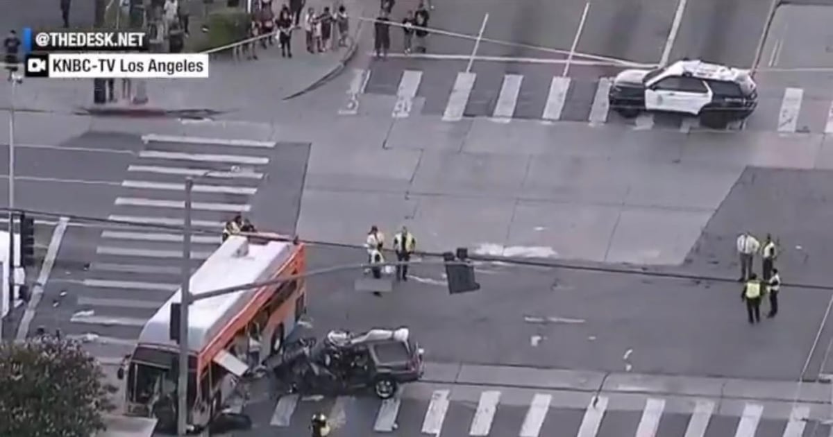 Helicóptero que fazia cobertura para TV cai e deixa ao menos 3 mortos em Los Angeles