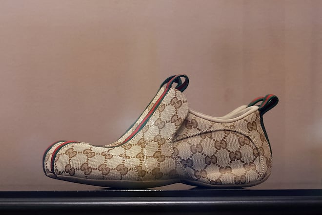 Se a etiqueta diz ser de uma marca de luxo, importa se foi feito na China?