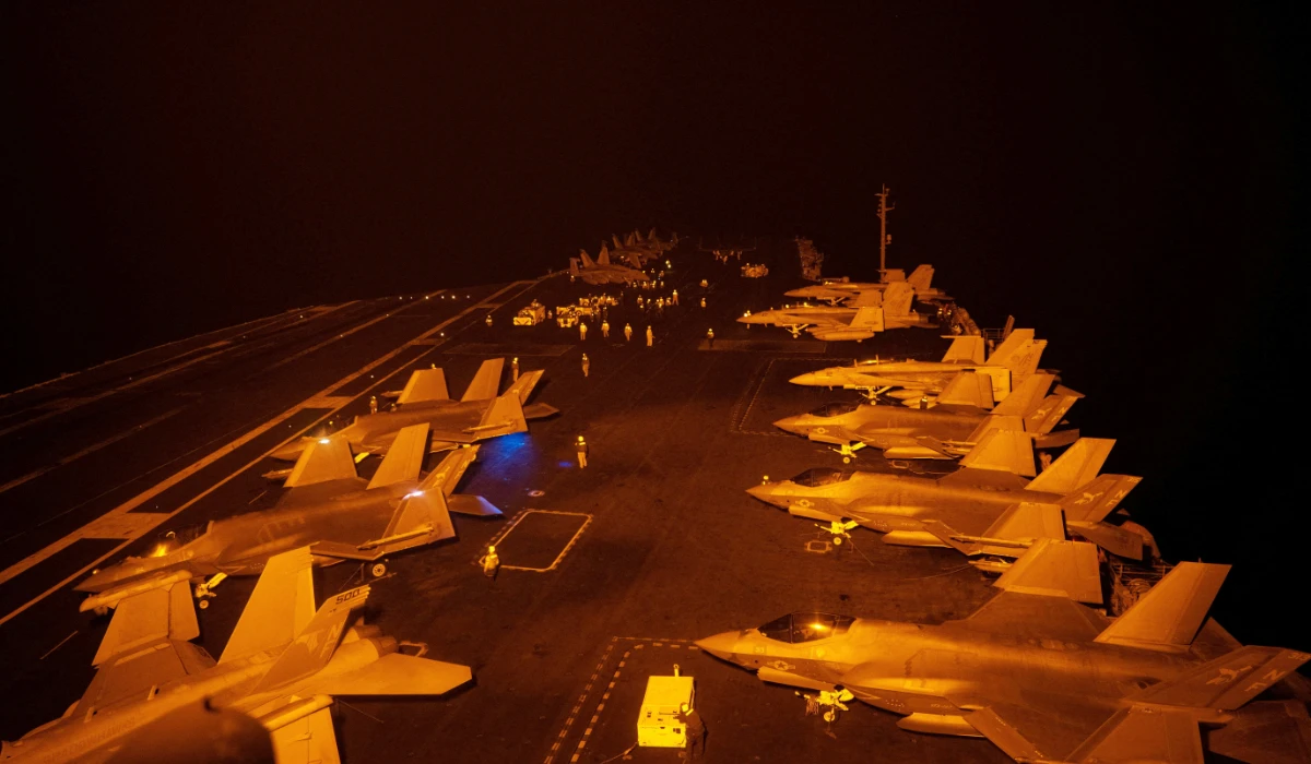 Liverpool amontoam a desgraça para o Tottenham na Copa da Liga, Dowman brilha pelo Arsenal