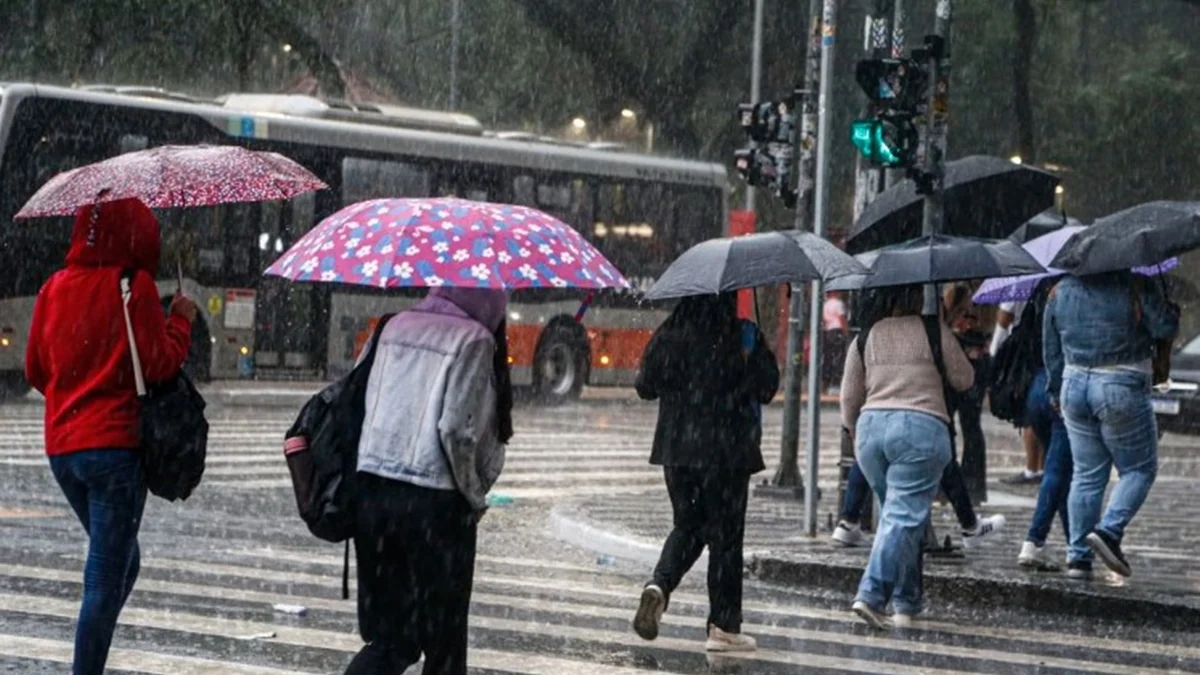 Inmet emite alerta laranja para tempestades no Sudeste nesta quarta-feira