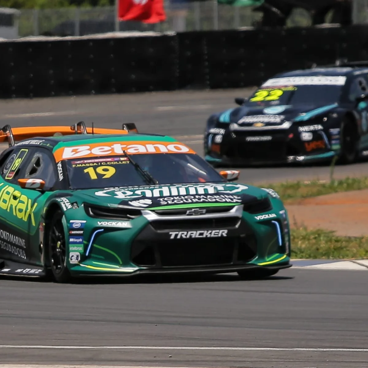Enzo Elias marca melhor volta e lidera segundo treino da Stock Car