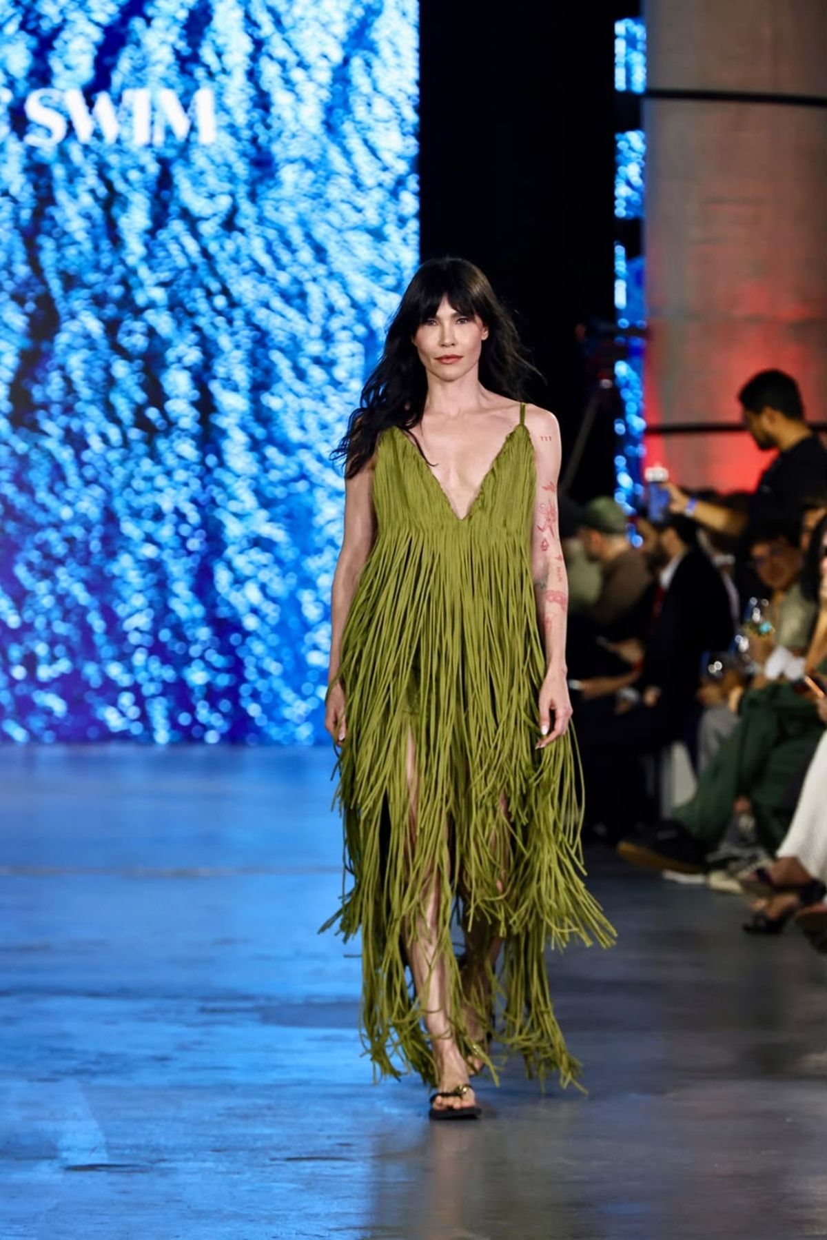 Lucila, Sau Swim e Geraldo Couto agitam 4ª noite do Metrópoles Catwalk