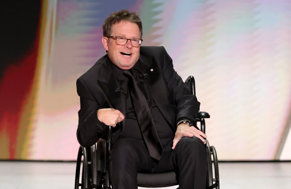 Michael J. Fox é ovacionado na cerimônia do Emmy ao falar sobre luta contra o Parkinson