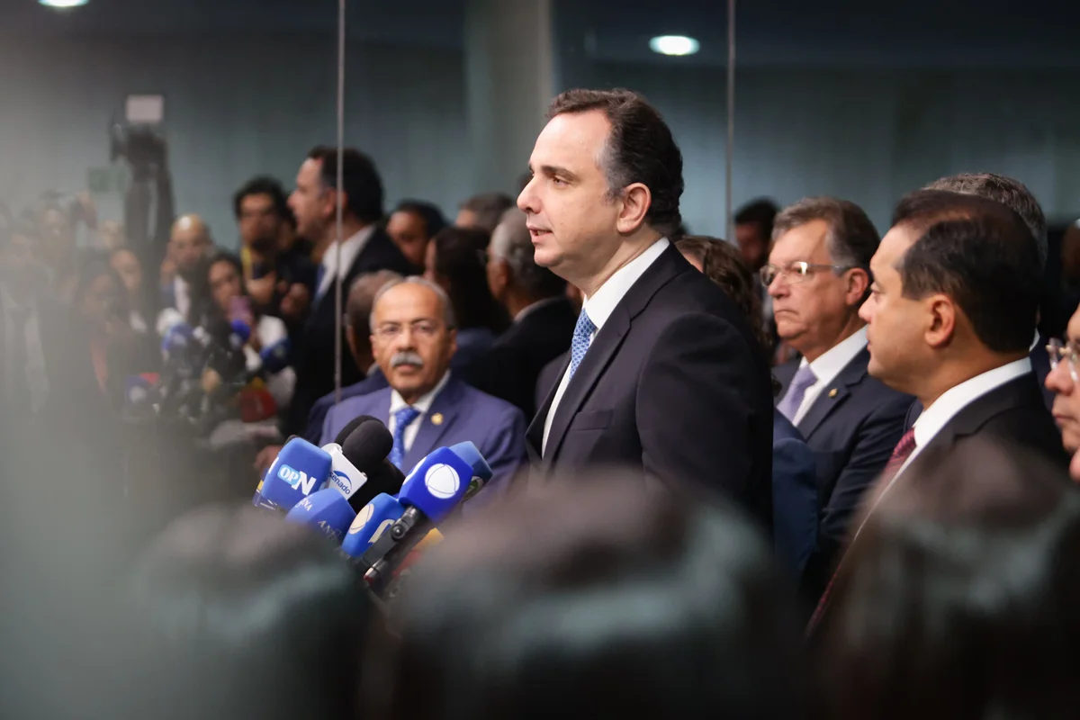 Presidente do Senado, Rodrigo Pacheco (PSD-MG), concede entrevista à imprensa antes de deixar cargo