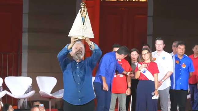 Dino manda investigar onda de ataques a imagens religiosas em meio a caso de Nossa Senhora Aparecida