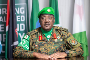 Somalis must resolve their country’s challenges, AUSSOM commander says