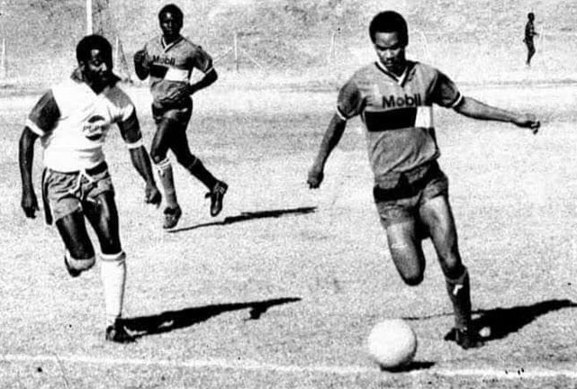 A defesa do título de Mukungu foi adiada para novembro