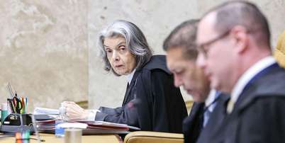 Cármen Lúcia durante julgamento do STF, ao lado de Nunes Marques e Cristiano Zanin Foto: Antonio Augusto/STF / BBC News Brasil
