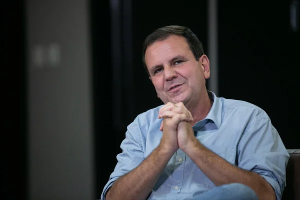 Paes chama desistência de Garotinho em recurso de manobra para eleger Ruas