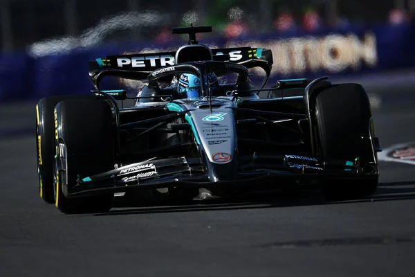 Russell vai largar na última posição no GP de Singapura após falha no motor - destaque galeria