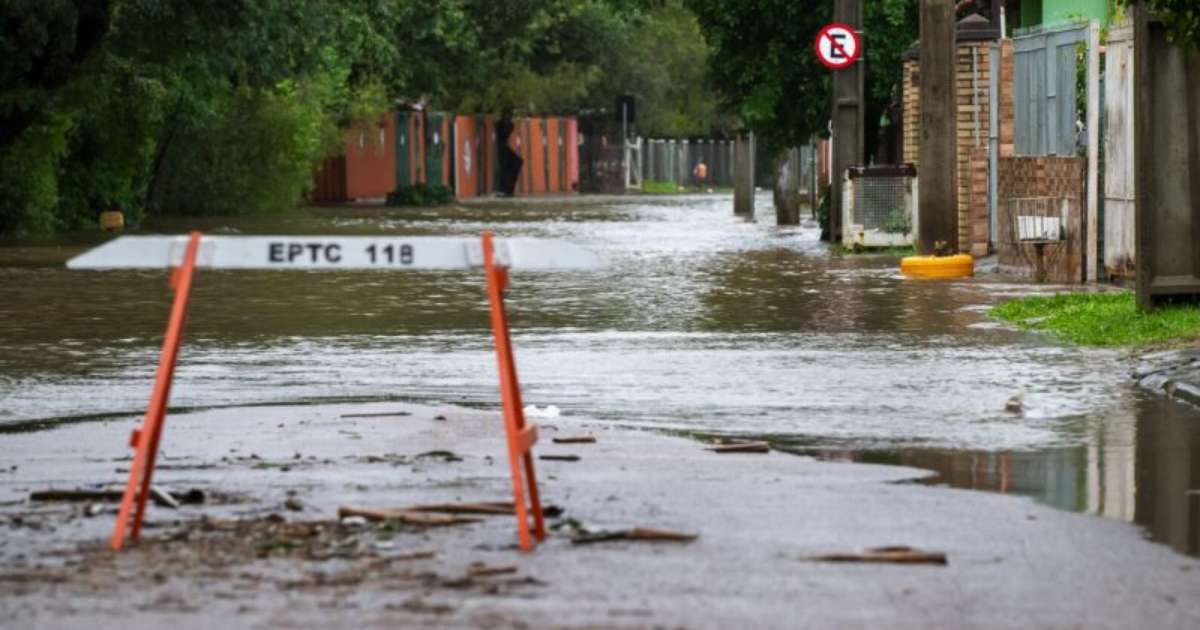 Defesa Civil emite alerta vermelho para risco de inundação no Guaíba em Porto Alegre