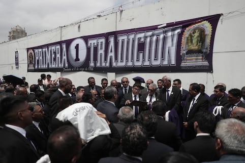Así fue la primera salida del Señor de los Milagros: el Centro Histórico de Lima se llenó de fe y devoción | FOTOS