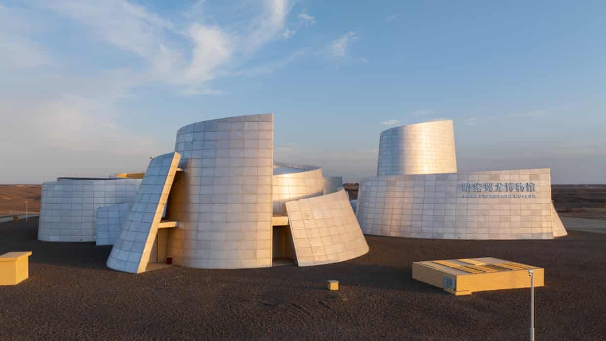 Como ovos de dinossauro na areia: o museu de pterossauros construído para prosperar no deserto do Gobi