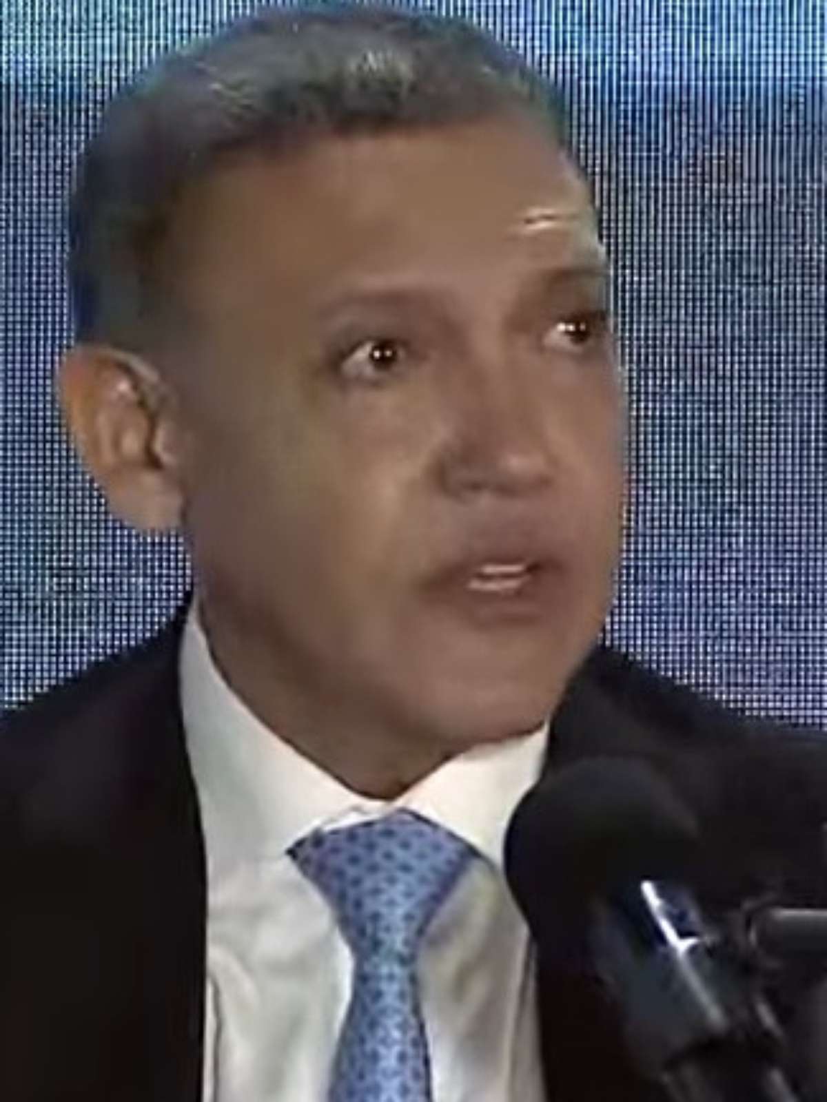 Presidente do TSE, Nunes Marques confirma resultado da eleição e liga para Lula e Flávio