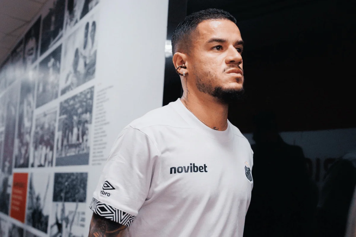 Philippe Coutinho entra no intervalo e estreia oficialmente pelo Santos