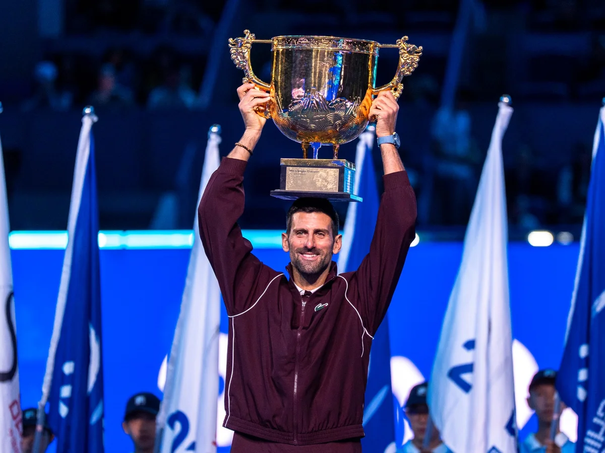 Djokovic é campeão do ATP 500 de Pequim após desistência de De Minaur