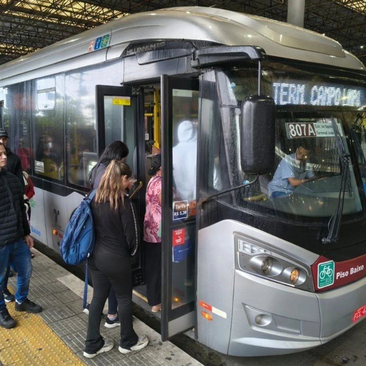 PT pede ampliação de horário de votação em SP após problemas com ônibus
