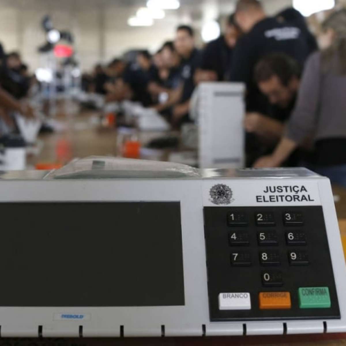 Abstenção pode ter peso decisivo na eleição, diz diretor da Quaest