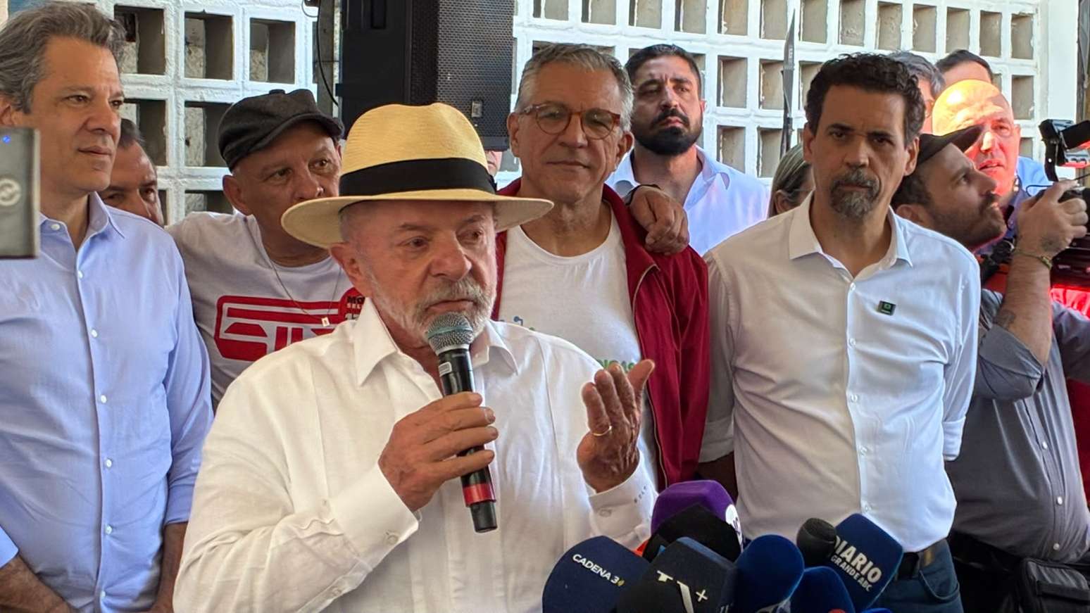 Lula diz que ir&aacute; propor reforma no STF caso seja reeleito