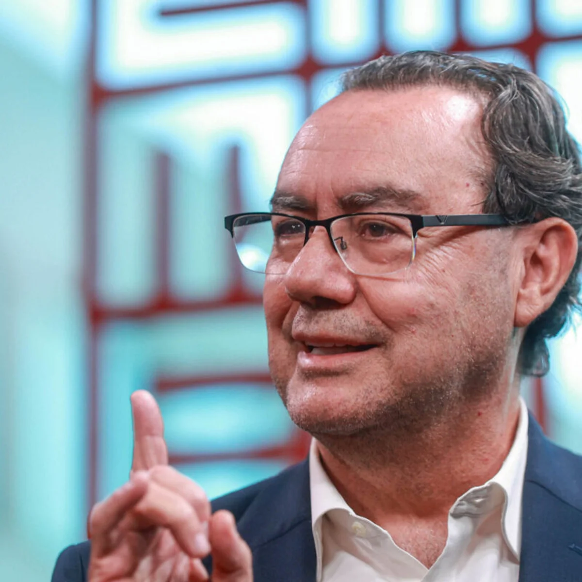 Augusto Cury diz que famílias de Lula e Flávio “sequestraram” o Brasil