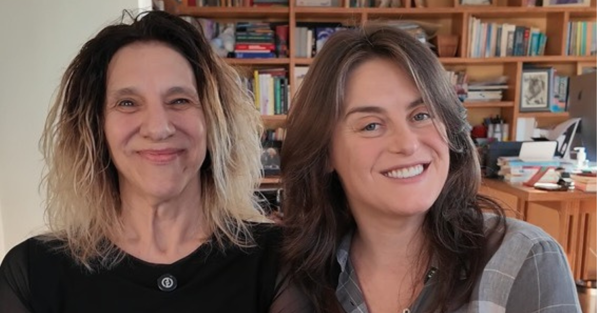 Alessandra Maestrini, a Bozena de 'Toma Lá, Dá Cá', comenta namoro com atriz: 'Admiração mútua'