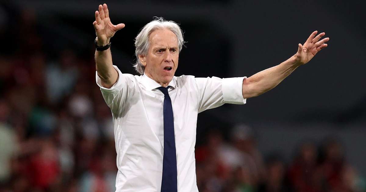 Jorge Jesus deve tomar atitude definitiva sobre atrito com Cristiano Ronaldo, diz jornalista
