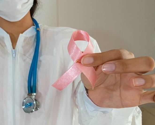 Outubro Rosa: Mulheres com câncer de mama podem ter direito a benefícios do INSS