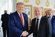 Novo embate comercial entre Brasil e Estados Unidos reacende discussões sobre tarifas e leva governo e Congresso a avaliarem estratégias de reação à proposta norte-americana de taxar produtos brasileiros