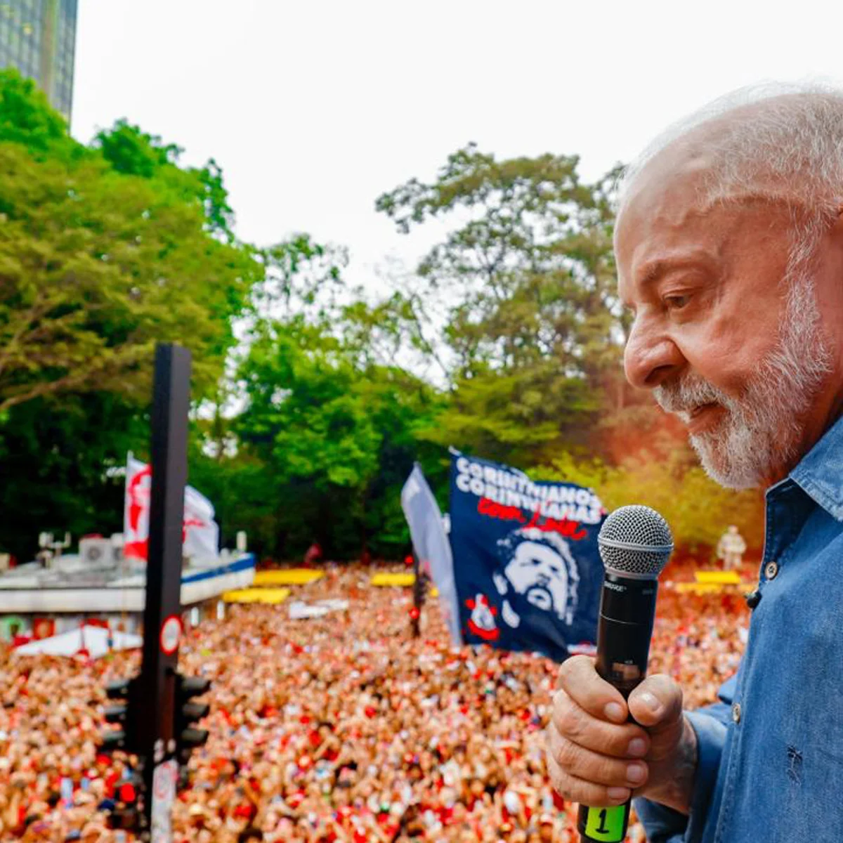 Em ato no RS, Lula diz que estado não pode ter predominância da direita