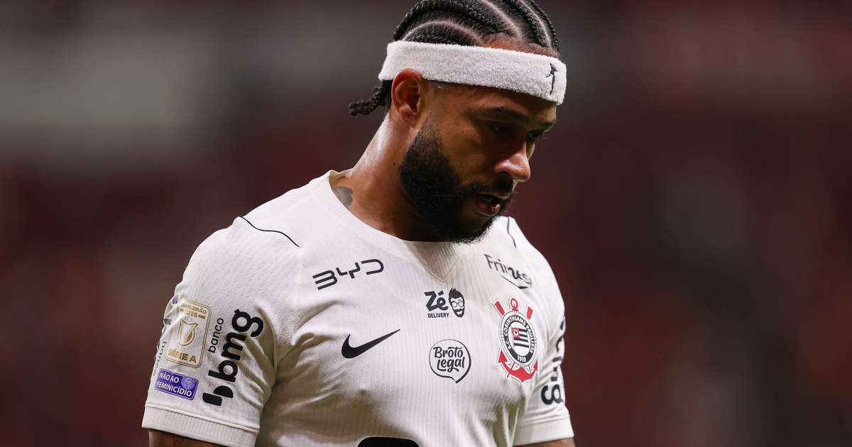 Torcidas organizadas do Corinthians pedem saída de Marcelo Paz e afastamento de Memphis Depay