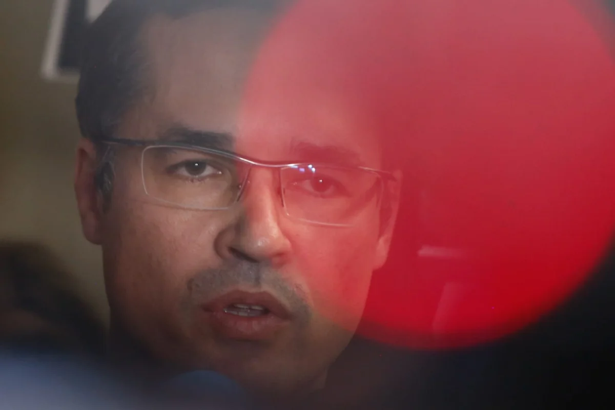 Aliados de Deltan mobilizam protesto em frente a prédio de ministro do TSE