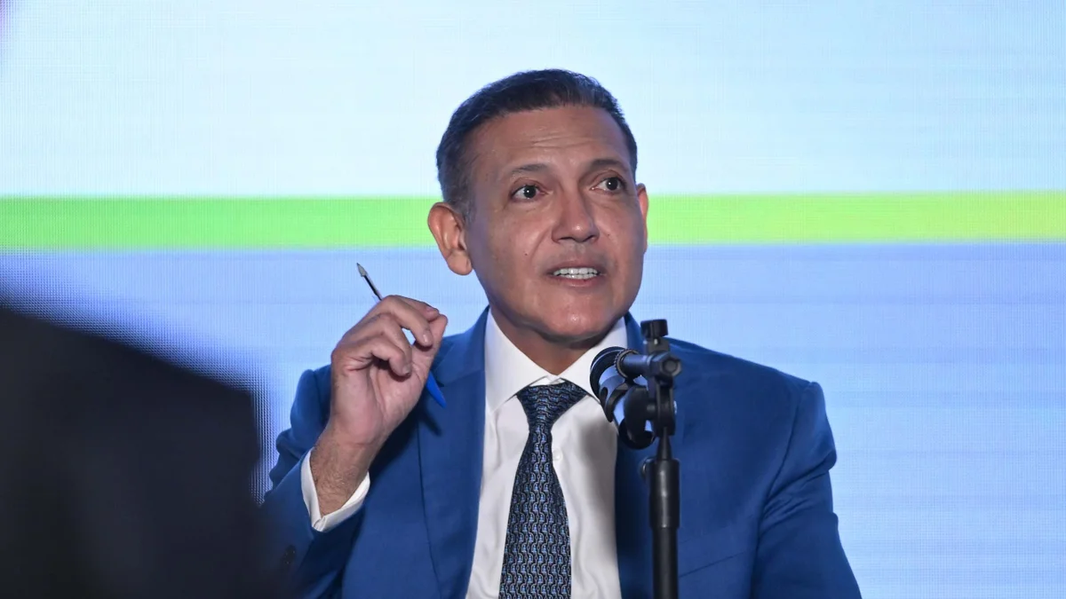 Nunes Marques concorda com Zanin e orienta TREs a fecharem urnas às 19h