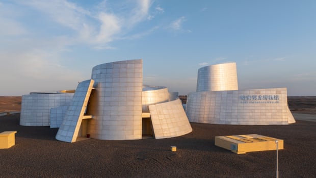 Como ovos de dinossauro na areia: o museu de pterossauros construído para prosperar no deserto do Gobi
