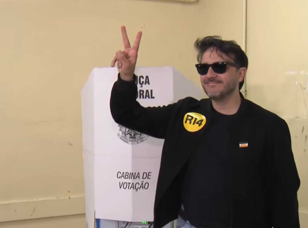 Renan Santos vota nas eleições 2026 — Foto: Reprodução