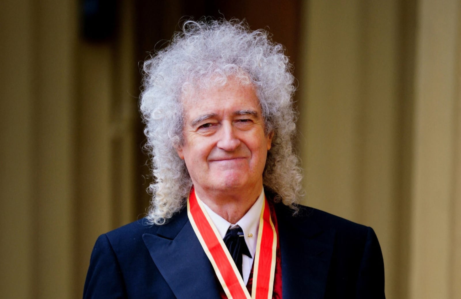 Brian May abre o jogo © Getty