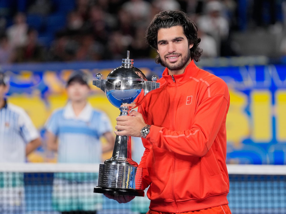 Alcaraz bate Lehecka em final no Japão, fatura bicampeonato do ATP de Tóquio e iguala Sampras