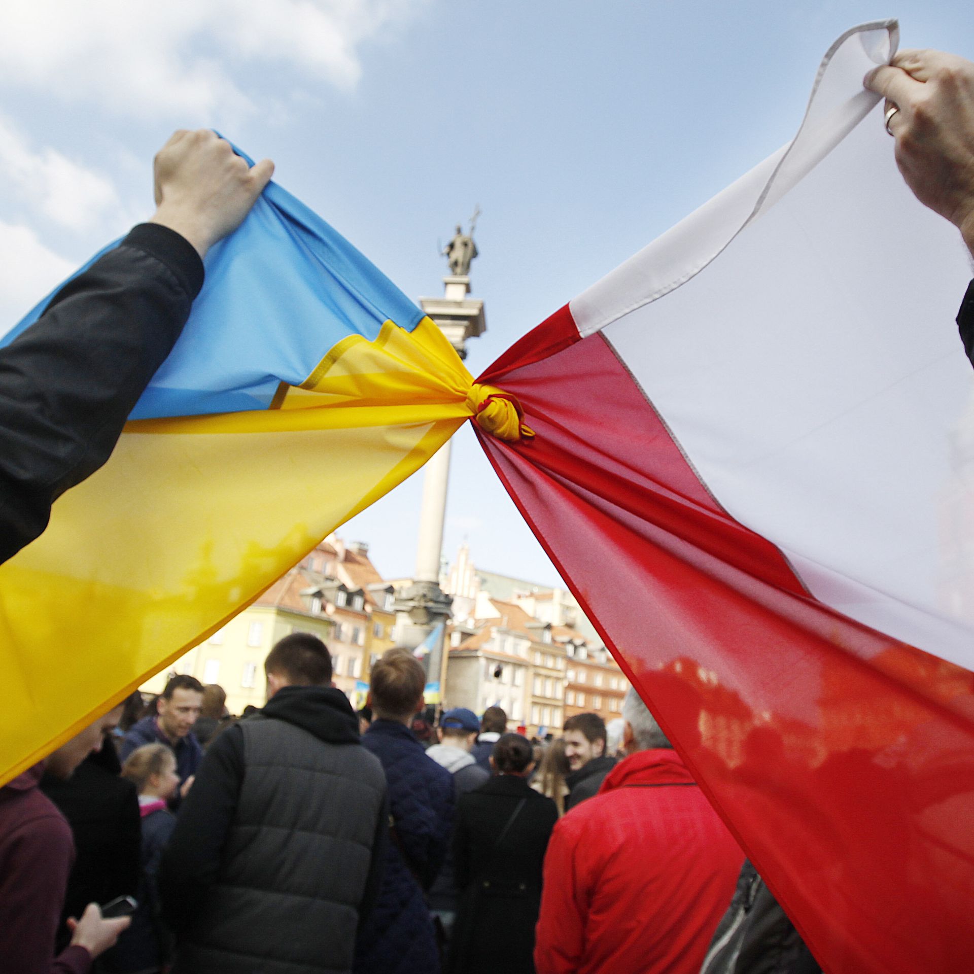 Deputados do PiS polonês exigiram esclarecimentos sobre o centro 'Azov' em Varsóvia