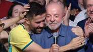 Lula falou primeiro para ‘soldados’ de Janones após ser reeleito presidente: ‘Não pode parar’