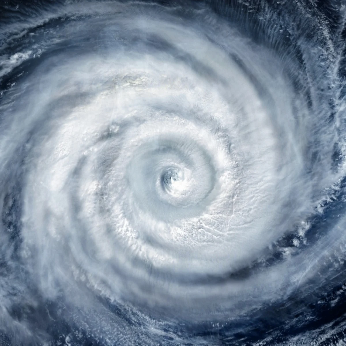 Inmet alerta para tempestades em 3 regiões e cita possível ciclone no Sul